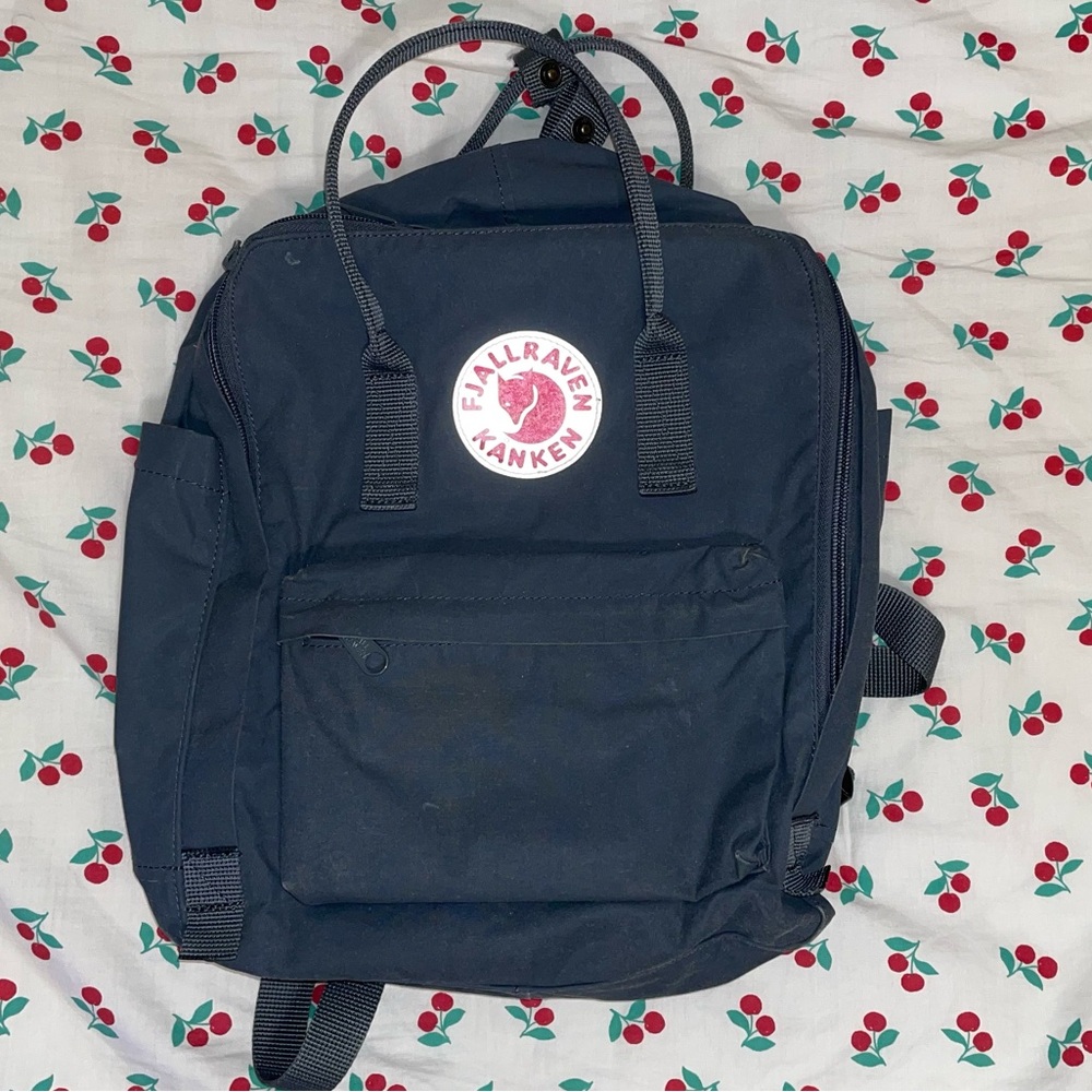 Fjallraven Kanken medium backpack!